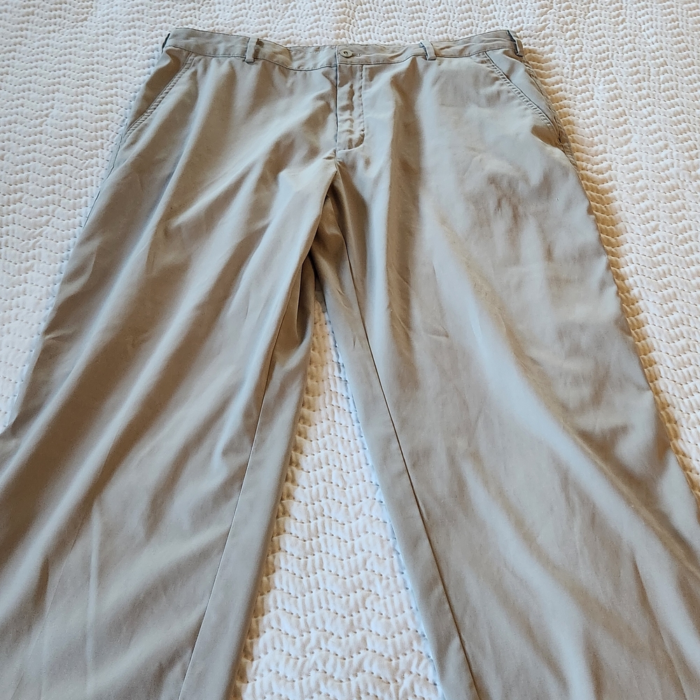 Nike Men's Khaki/ Chinos/Golf Size 35x30